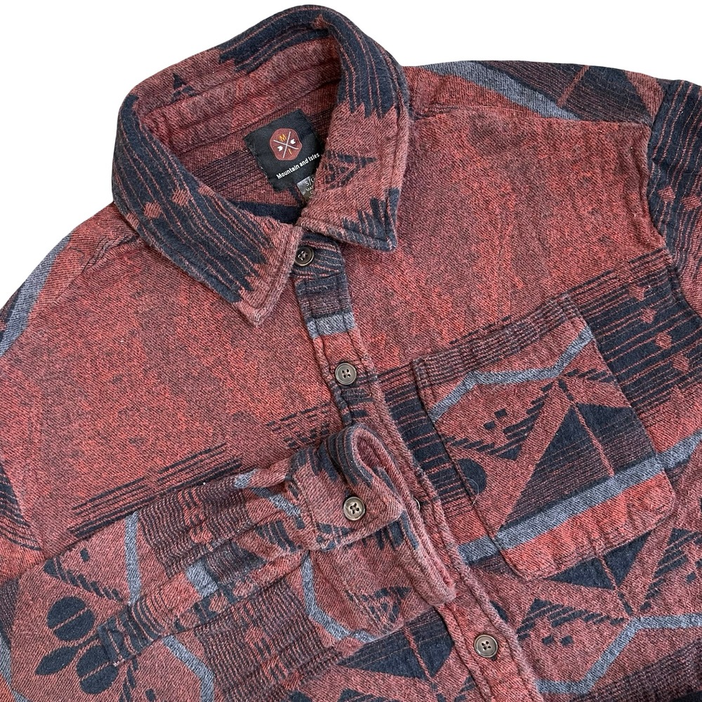 Mountain and‎ Isles Women's Red Aztec Print Long Sleeve Flannel Shirt S Western